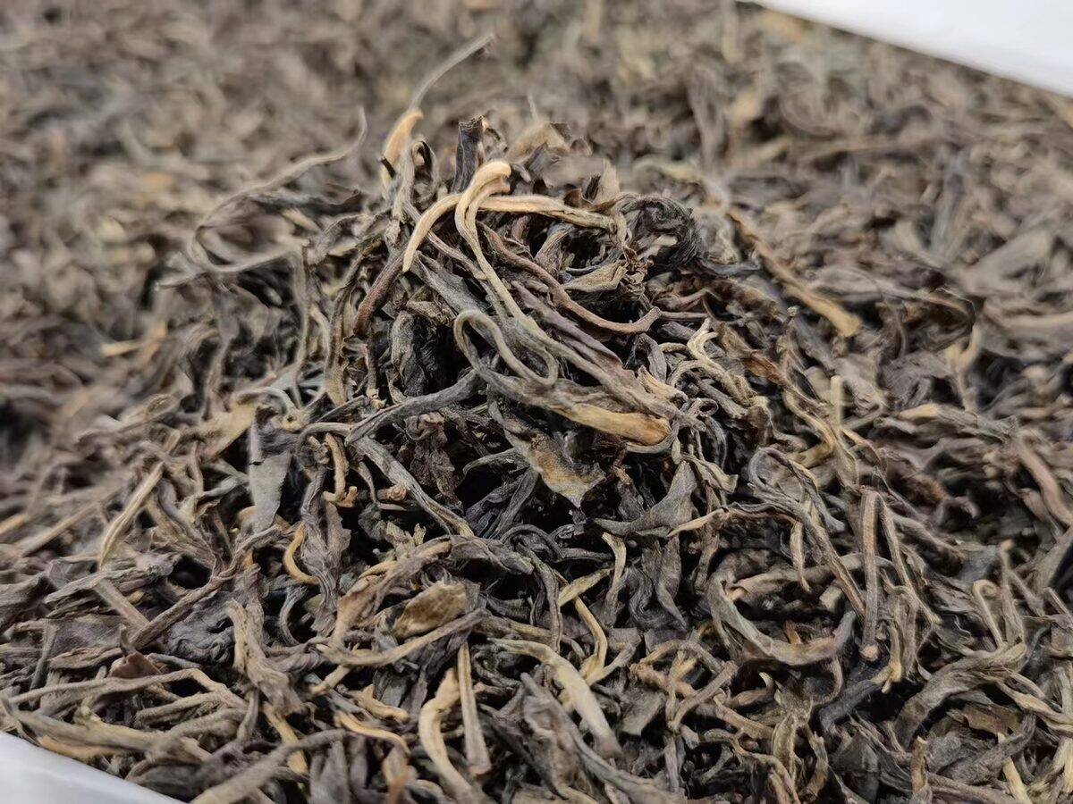 忙肺古树生茶干茶